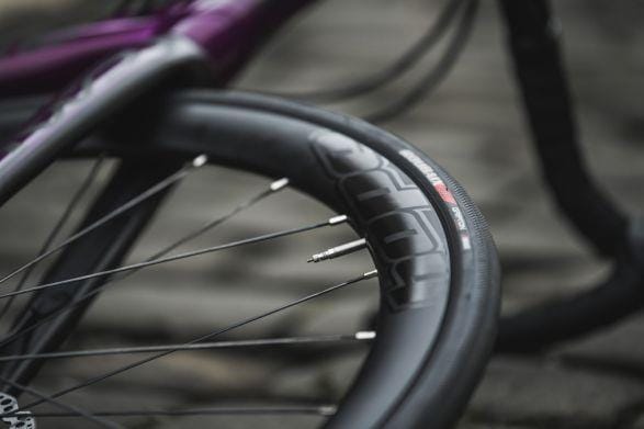 HOPE RD4O CARBON RS4 S-PULL CENTRE LOCK FRONT WHEEL