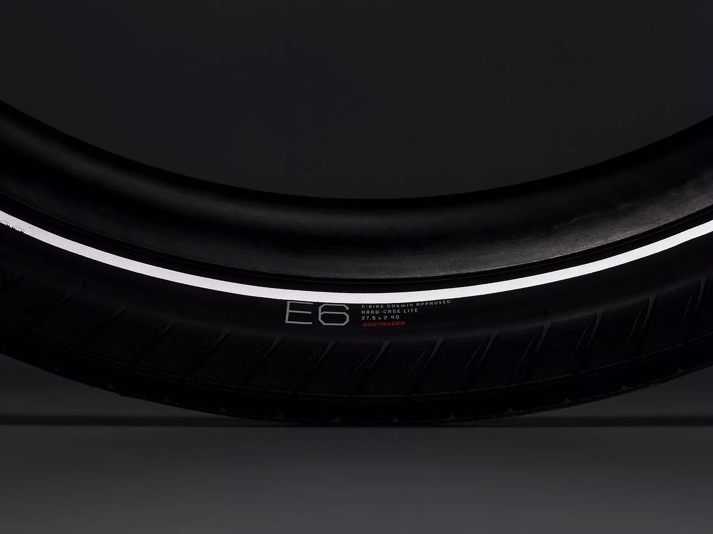 BONTRAGER E6 HARD-CASE LITE 27.5x2.40 eBIKE TYRE BLACK/REFLECTIVE