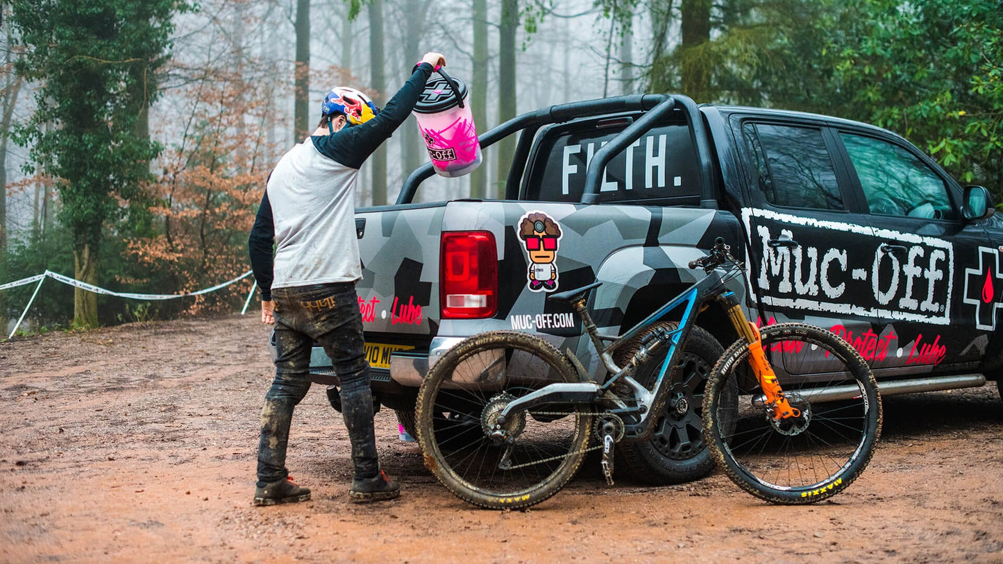 MUC-OFF DIRT BUCKET KIT WITH FILTH FILTER