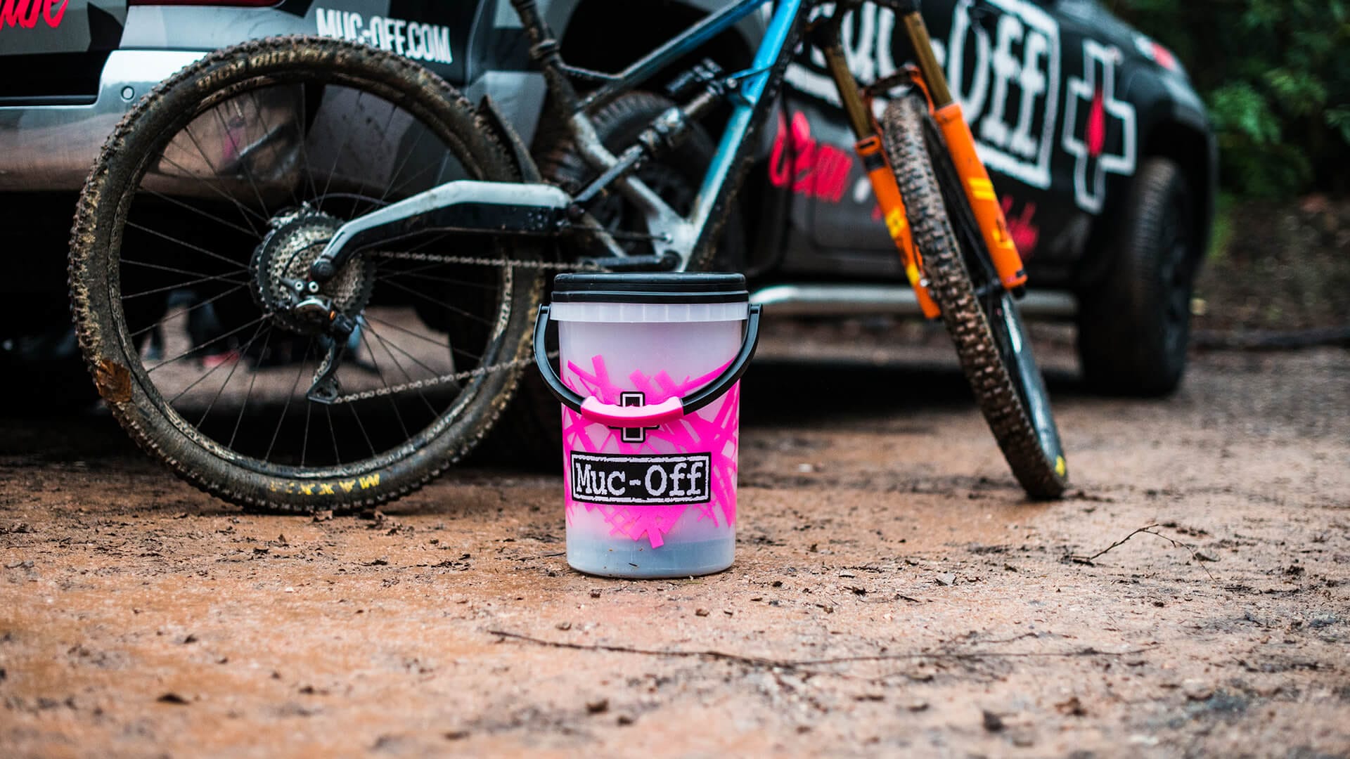 MUC-OFF BICYCLE DIRT BUCKET WITH FILTH FILTER BUNDLE