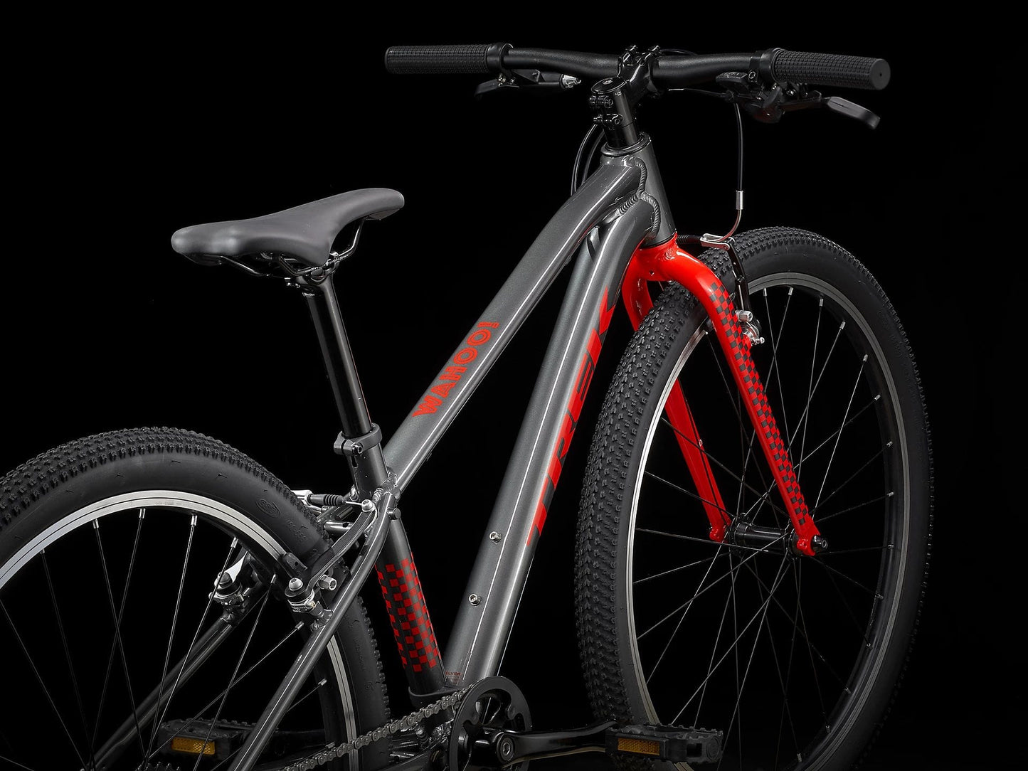 TREK WAHOO 26 KIDS BIKE 2022 - LITHIUM GREY/RADIOACTIVE RED