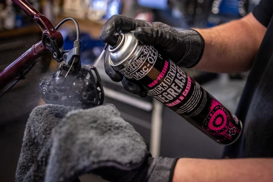 MUC-OFF HIGH-PRESSURE QUICK DRYING DEGREASER - CHAIN & CASSETTE