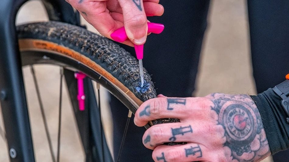 MUC-OFF PUNCTURE PLUG REPAIR KIT