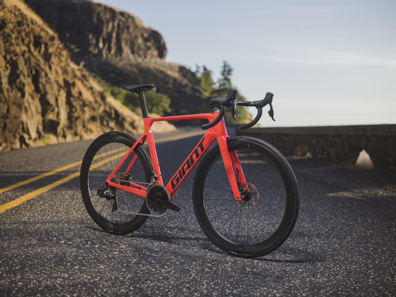 GIANT PROPEL ADVANCED PRO 1 ROAD BIKE 2023 - GLOSS PHOENIX FIRE/HELIOS ORANGE