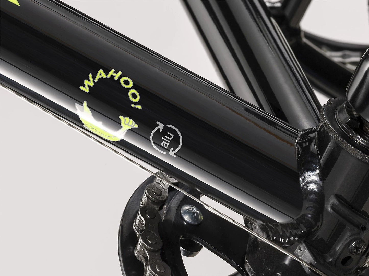 TREK WAHOO 26 KIDS BIKE 2022 - TREK BLACK/VOLT