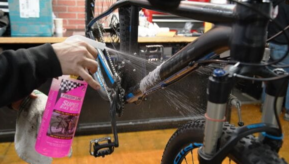 FINISH LINE SUPER BIKE WASH - 1 LITRE