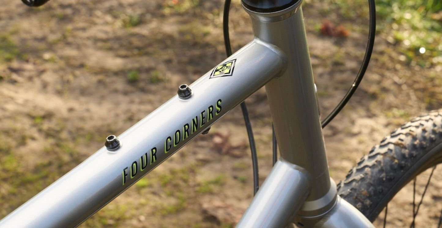 MARIN FOUR CORNERS 2 GRAVEL BIKE 2025 GLOSS Ti GREY/YELLOW/BLACK