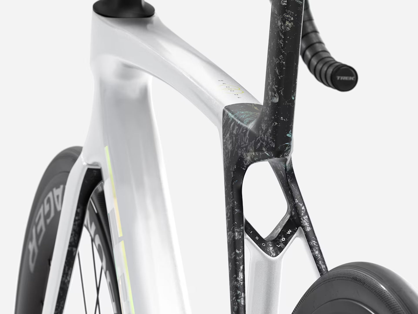 TREK MADONE SL 6 AXS GEN 8 ROAD BIKE 2026 GLOSS CRYSTAL WHITE/MATTE DEEP SMOKE
