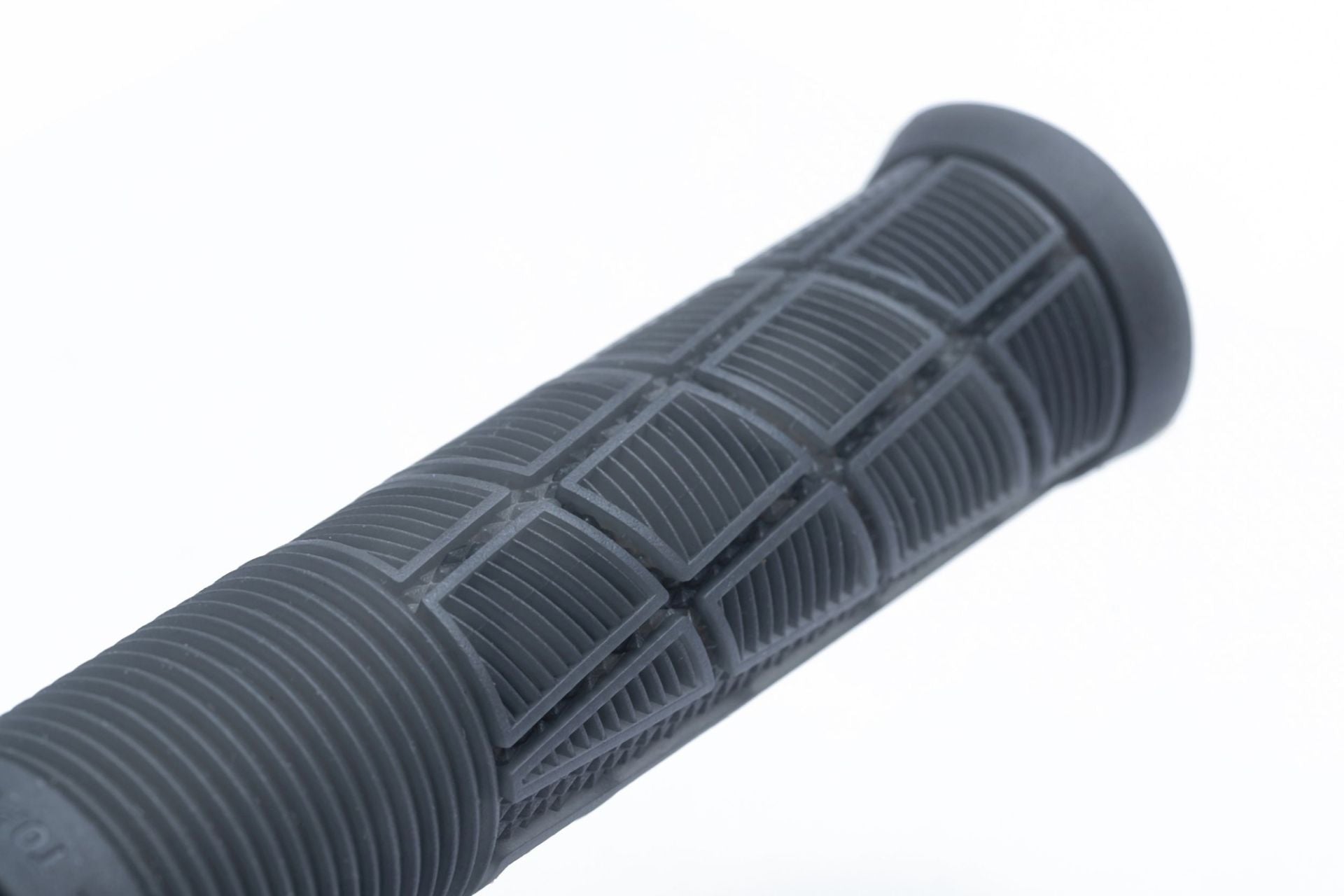 CUBE ACID DISRUPT 30.5mm GRIPS
