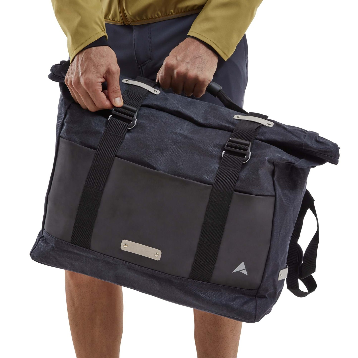 ALTURA HERITAGE 25L MESSENGER BAG