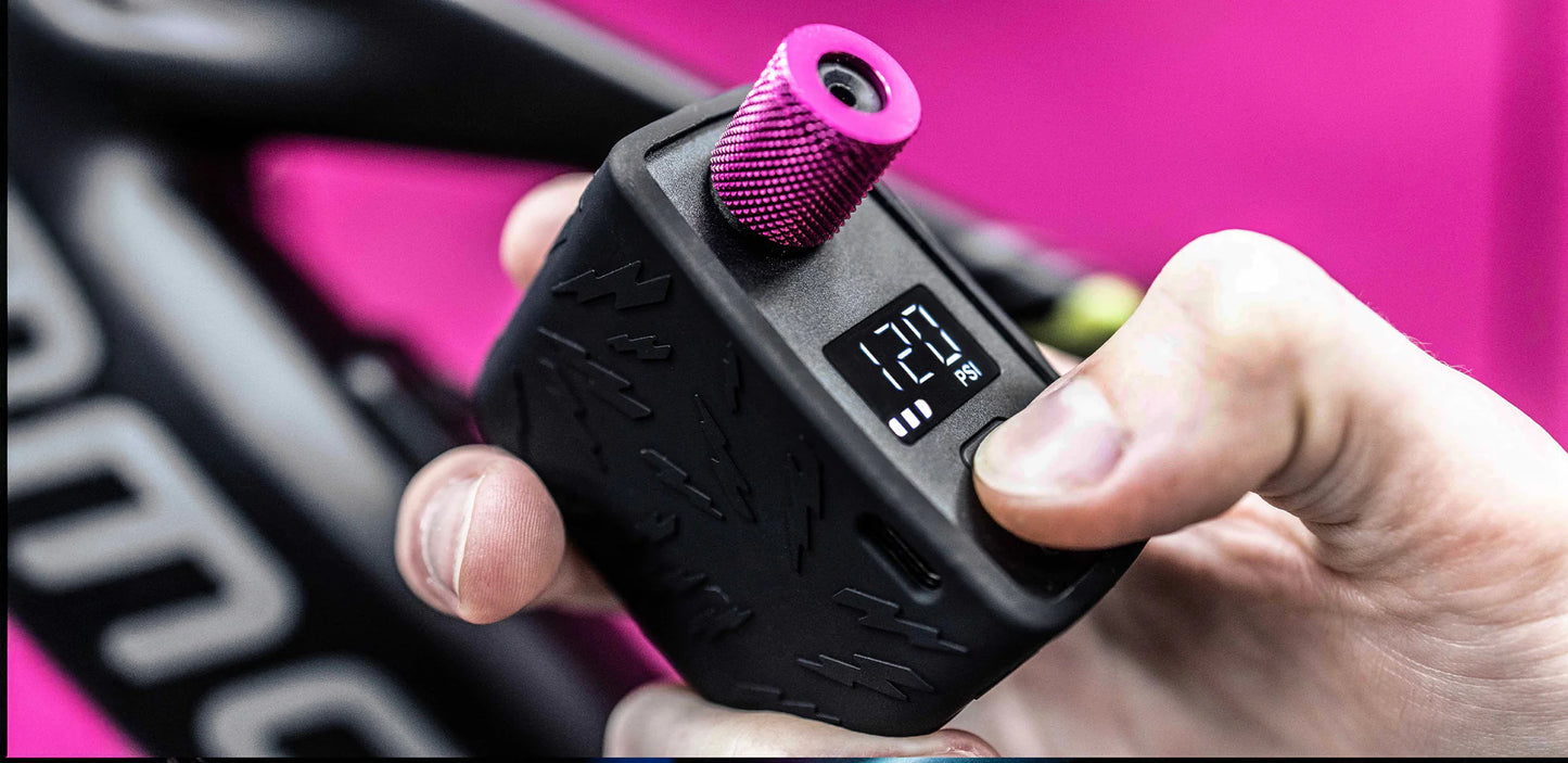 MUC-OFF AIRMACH ELECTRIC MINI INFLATOR PRO BATTERY PUMP