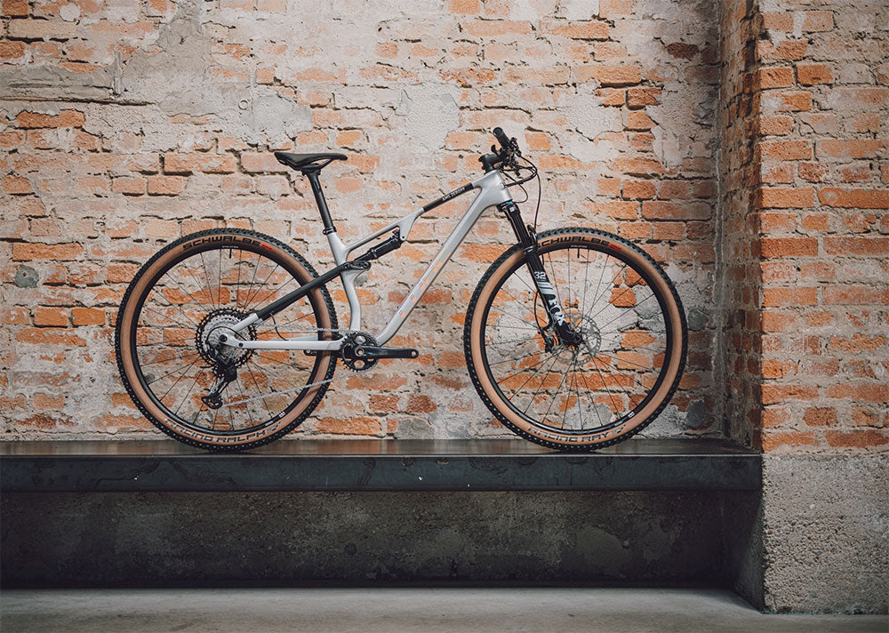 CUBE AMS ZERO99 C:68X RACE 29 FS MTB BIKE SILVER 'N' BLACK
