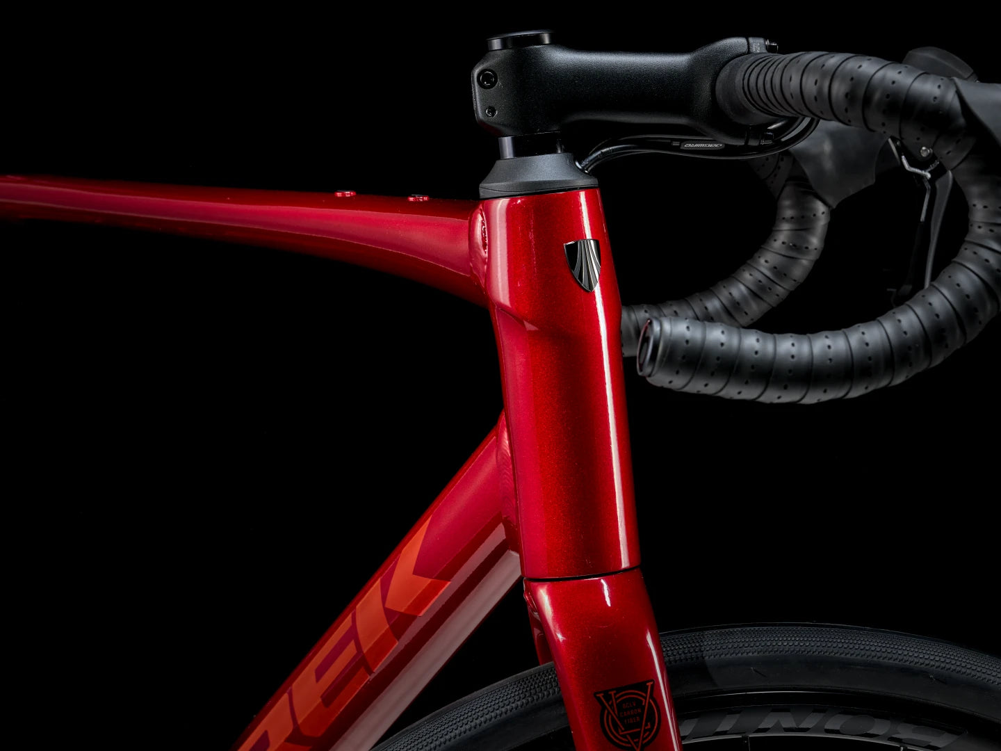 TREK DOMANE AL 2 GEN 4 ROAD BIKE 2025 CRIMSON TO DARK CARMINE FADE - ONE OFF