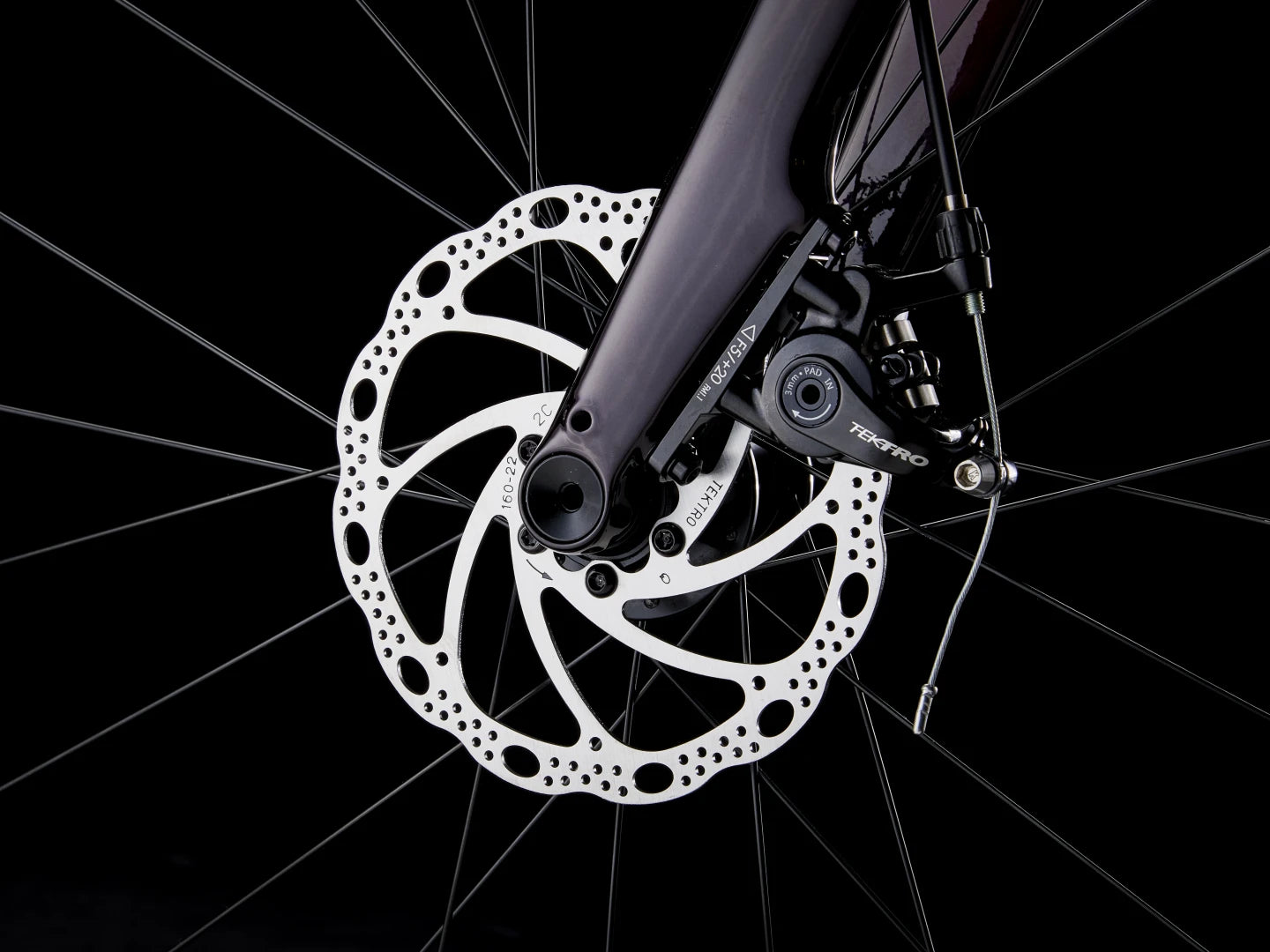 TREK DOMANE AL 2 GEN 4 ROAD BIKE 2026 CRIMSON TO DARK CARMINE FADE