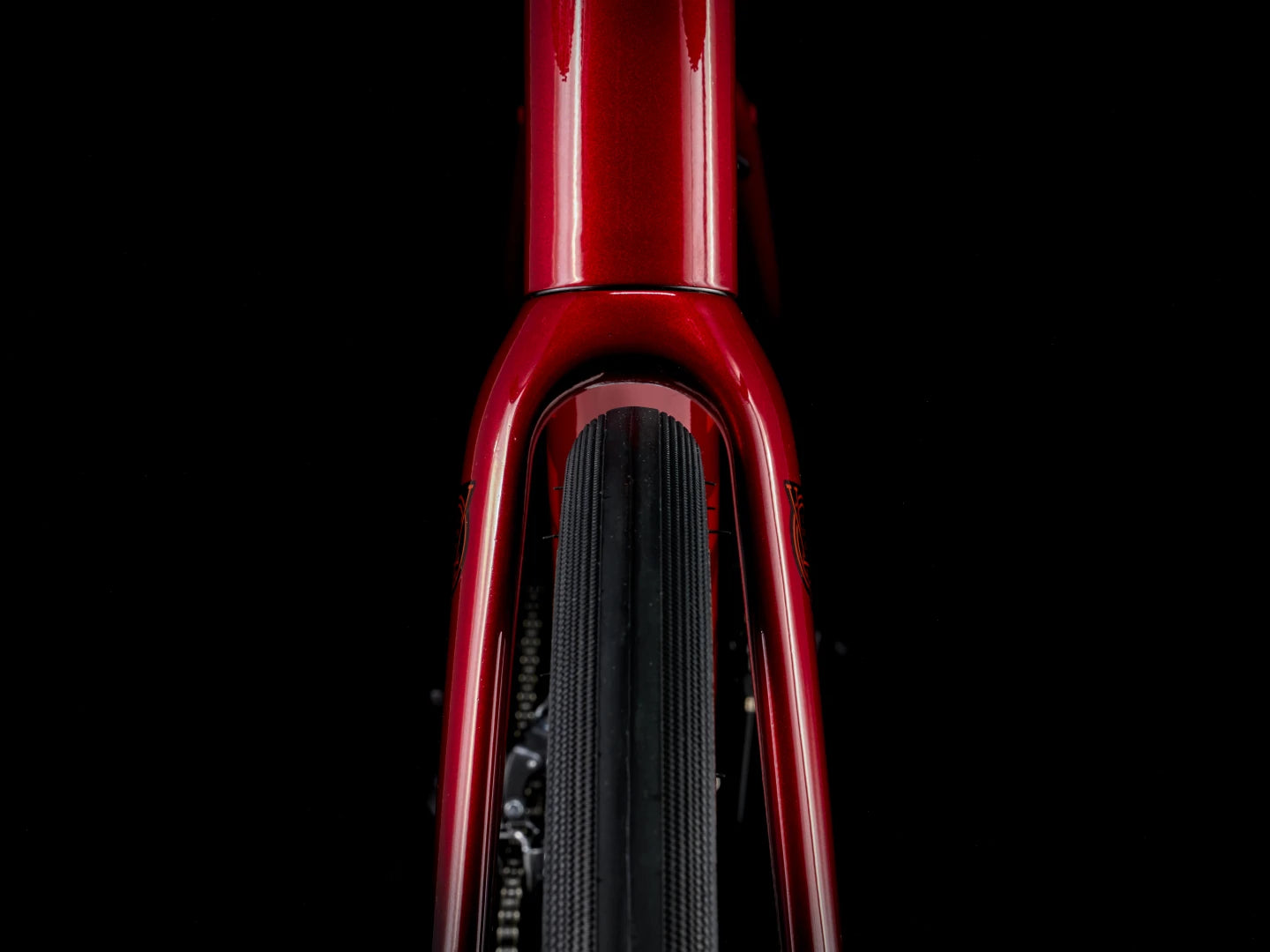 TREK DOMANE AL 2 GEN 4 ROAD BIKE 2025 CRIMSON TO DARK CARMINE FADE - ONE OFF