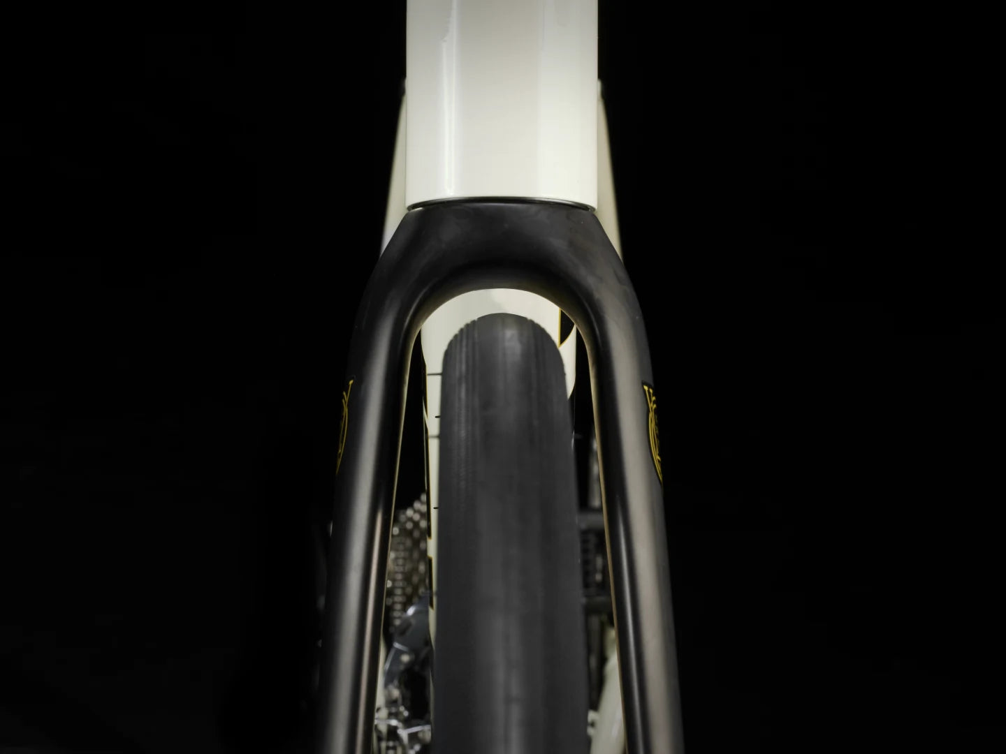 TREK DOMANE AL 4 GEN 4 DISC ROAD BIKE 2025 ERA WHITE - ONE OFF