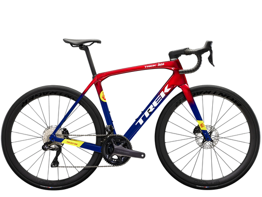 TREK DOMANE SLR 7 GEN 4 ROAD BIKE 2024 - METALLIC RED SMOKE TO BLUE SMOKE FADE