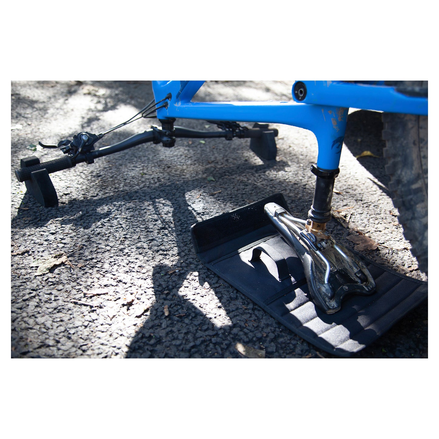 HIPLOK FLIPSTAND - MINI BIKE STAND WITH BASE