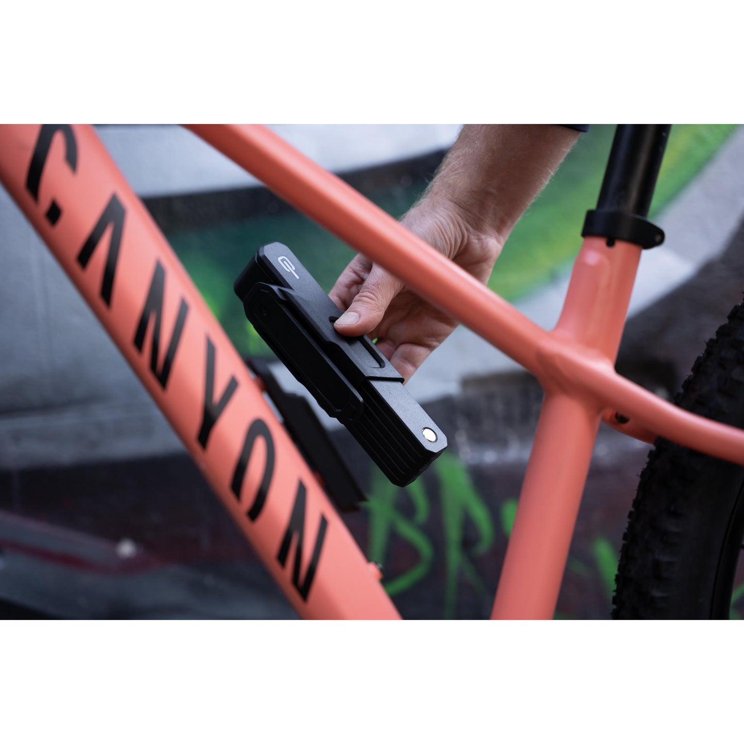 HIPLOK SWITCH FOLDING LOCK