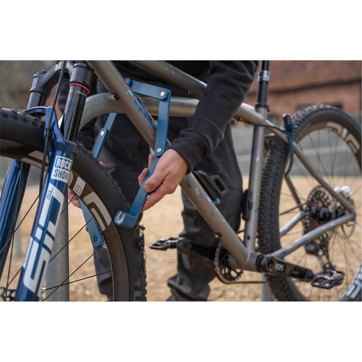 HIPLOK SWITCH FOLDING LOCK