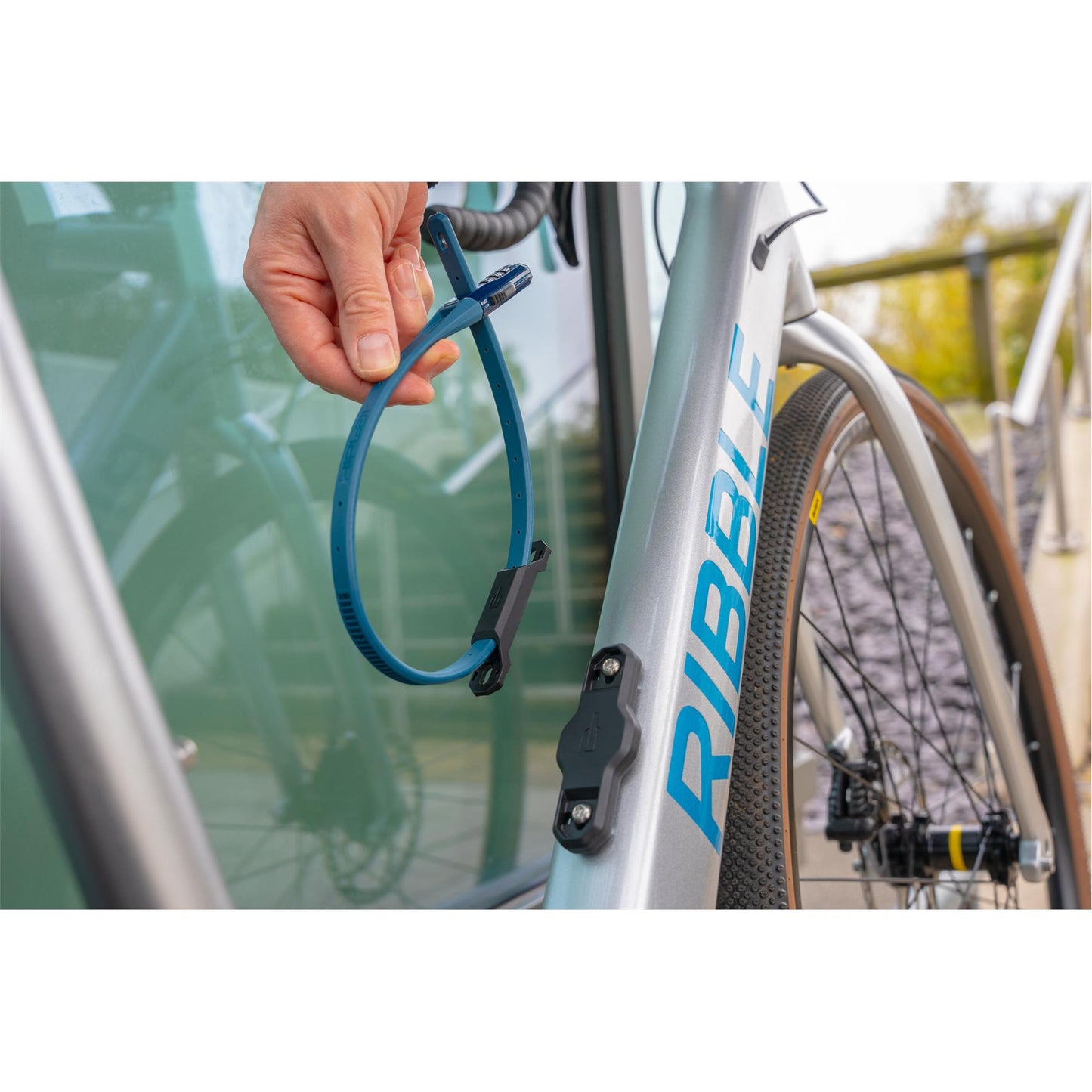 HIPLOK TRACK WITH ZLOK BRACKET