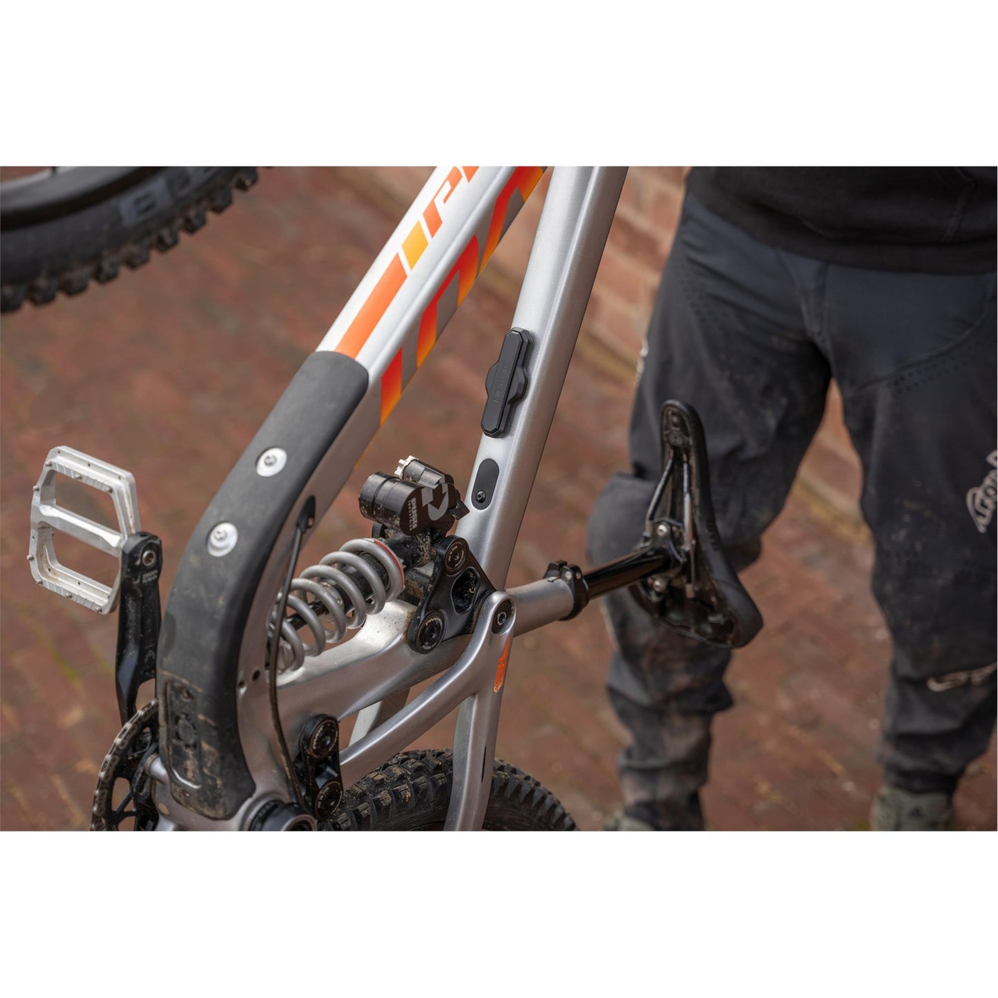 HIPLOK TRACK WITH ZLOK BRACKET