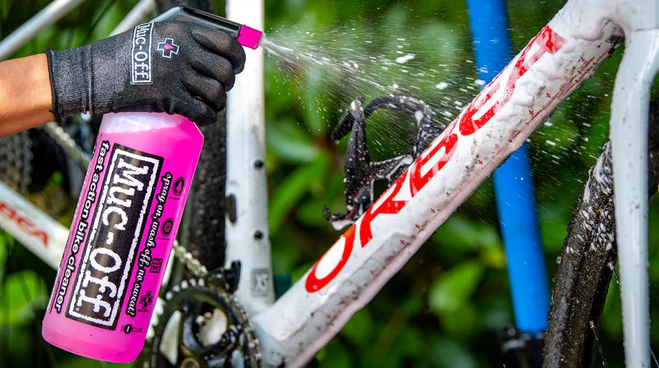 MUC-OFF BIKE CARE ESSENTIALS KIT