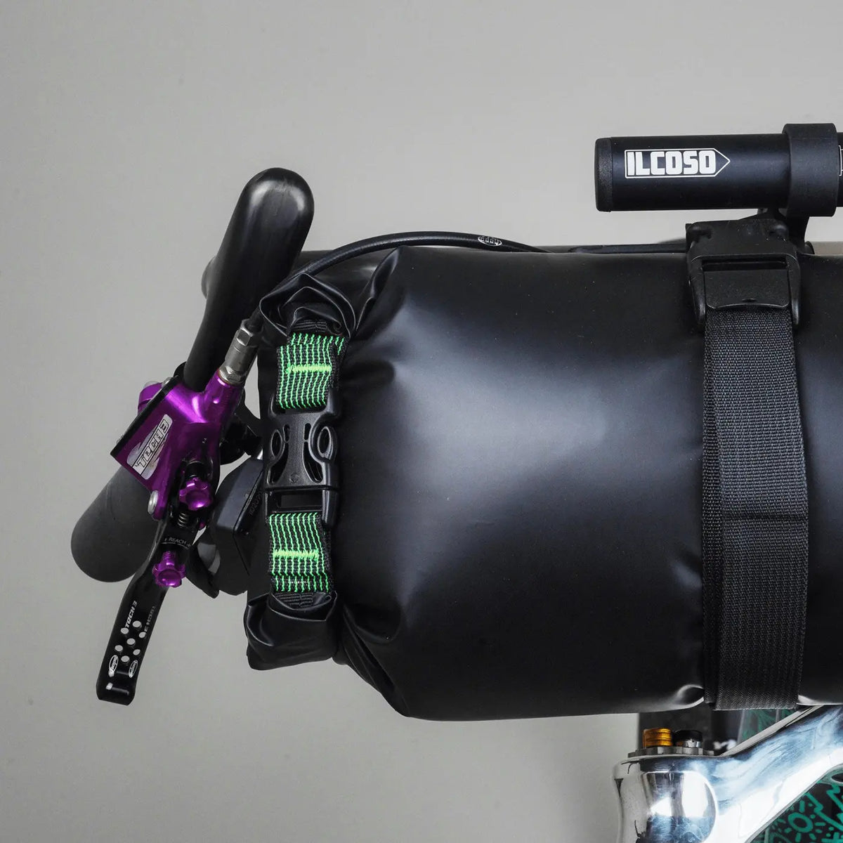 MISS GRAPE TRUNK 8 WP BAR BAG