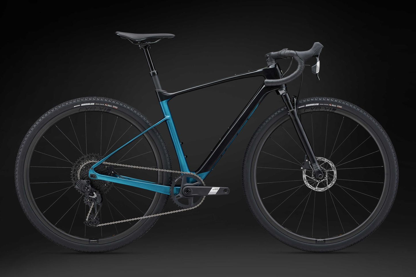 GIANT REVOLT X ADVANCED PRO 2 GRAVEL BIKE 2024 - GLOSS BLACK/SEA SPARKLE