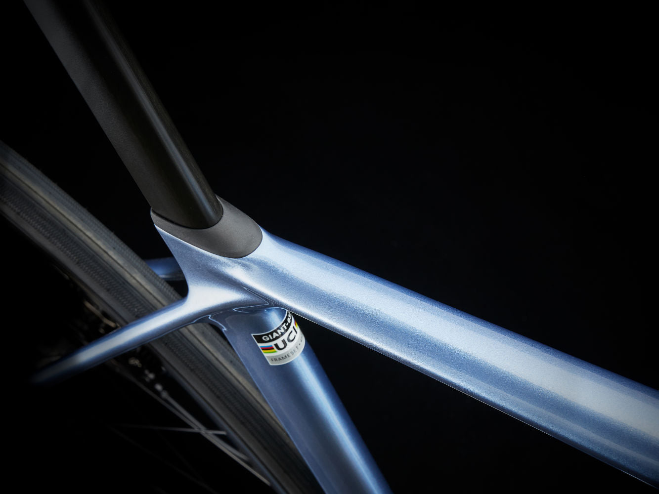 GIANT TCR ADVANCED 0 Di2 ROAD BIKE 2025 GLOSS FROST SILVER/COLD IRON