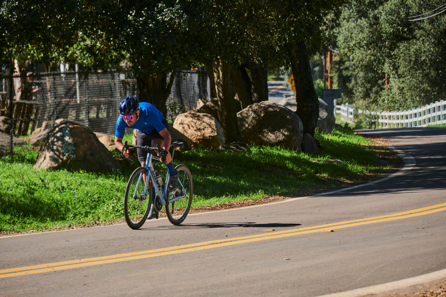 GIANT TCR ADVANCED 0 Di2 ROAD BIKE 2025 GLOSS FROST SILVER/COLD IRON