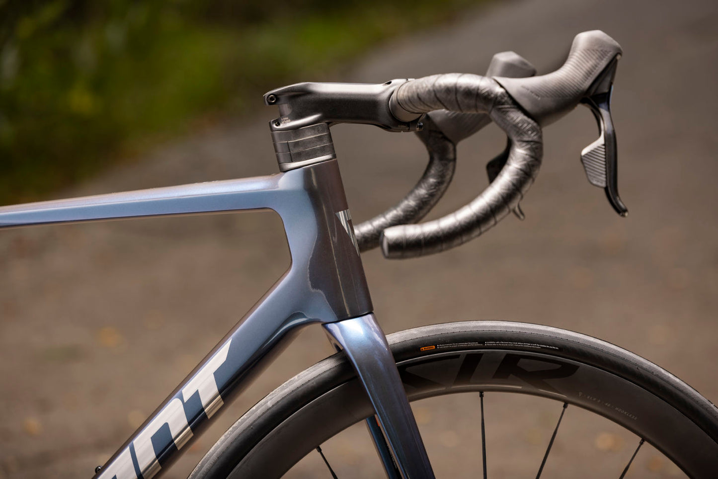 GIANT TCR ADVANCED PRO 0 AXS ROAD BIKE 2025 GLOSS OCEAN TWILIGHT/LIGHTNING SILVER