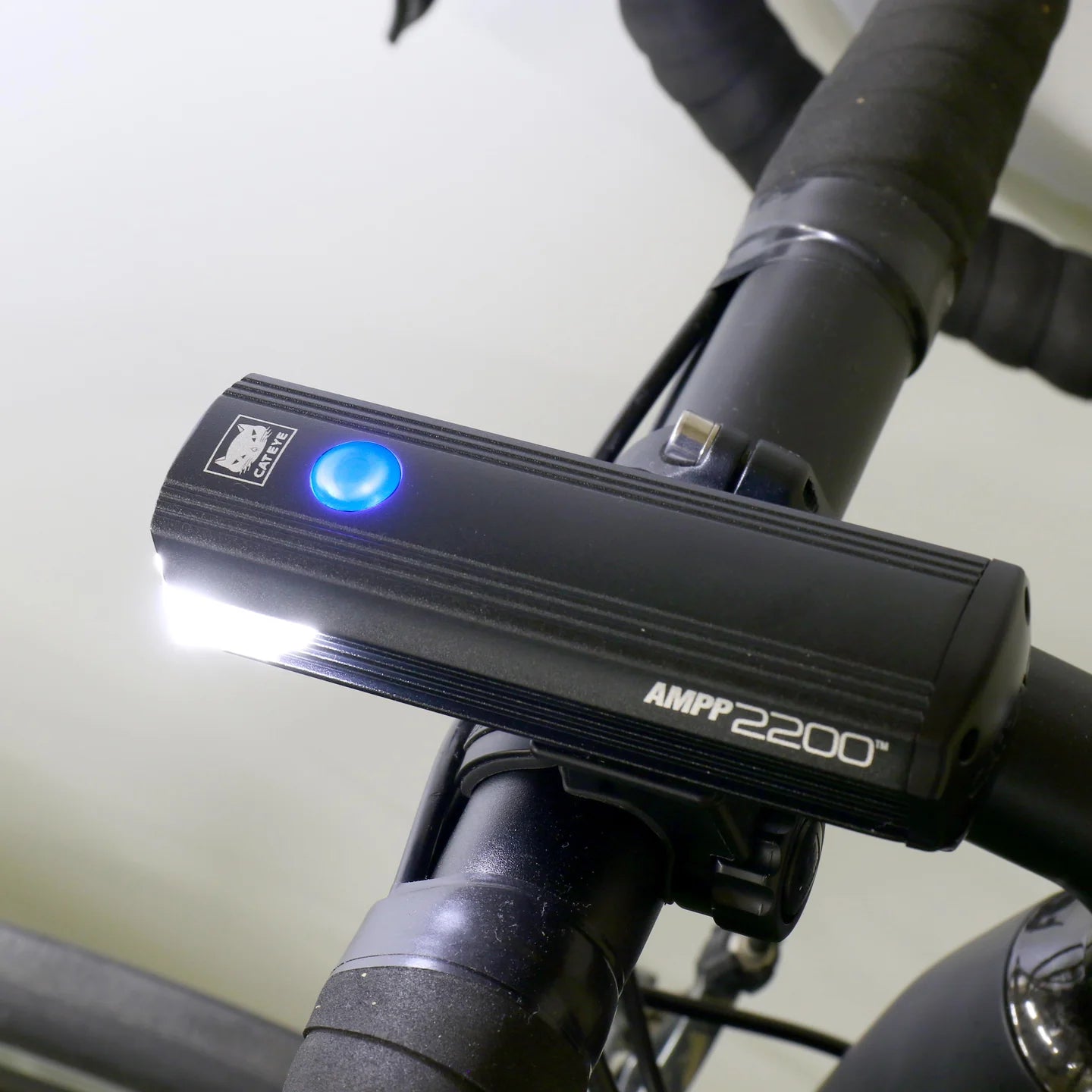 CATEYE AMPP 2200 FRONT BIKE LIGHT