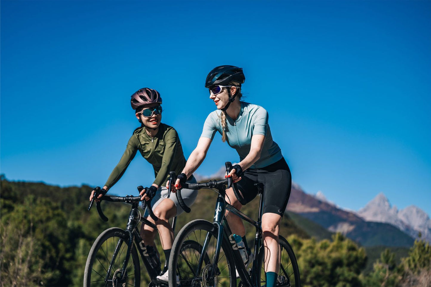 GIANT LIV REV ELITE MIPS ROAD HELMET BLACK