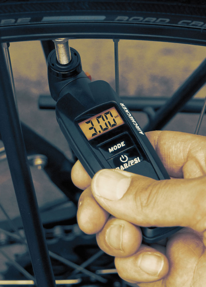 SKS AIRCHECKER DIGITAL AIR PRESSURE GAUGE