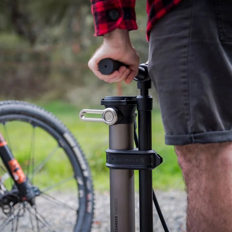 BLACKBURN CHAMBER TUBELESS FLOOR PUMP