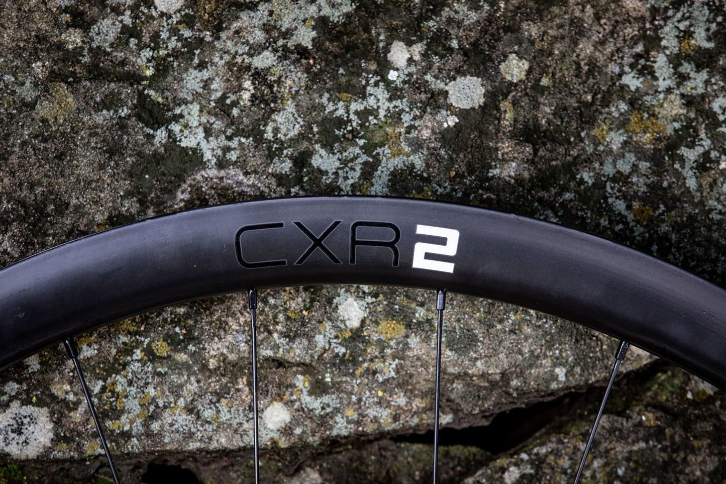 GIANT CXR 2 HOOKLESS CARBON FRONT WHEEL