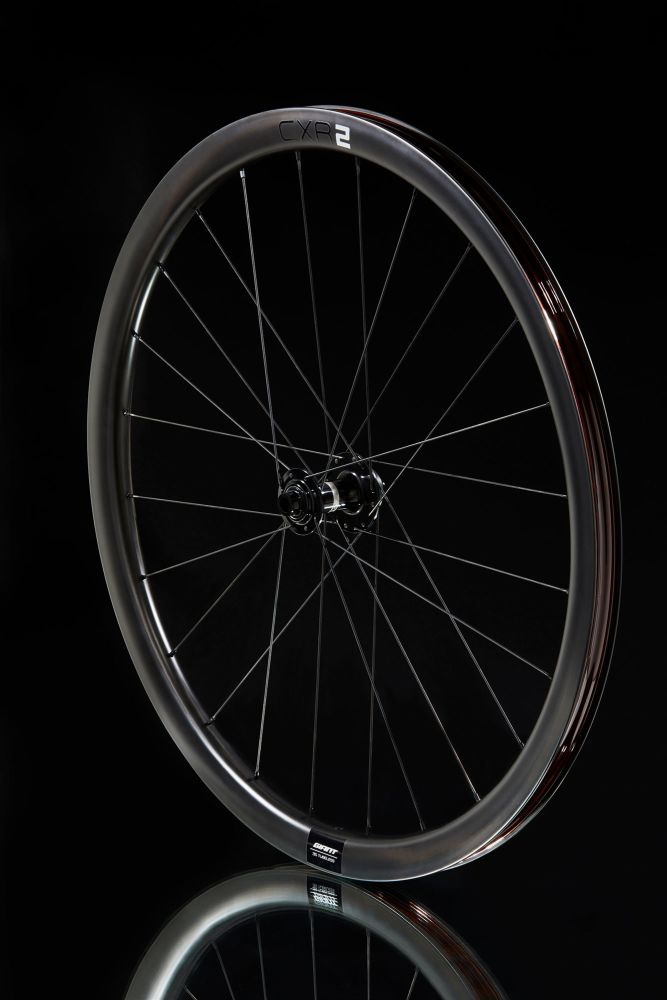 GIANT CXR 2 HOOKLESS CARBON FRONT WHEEL