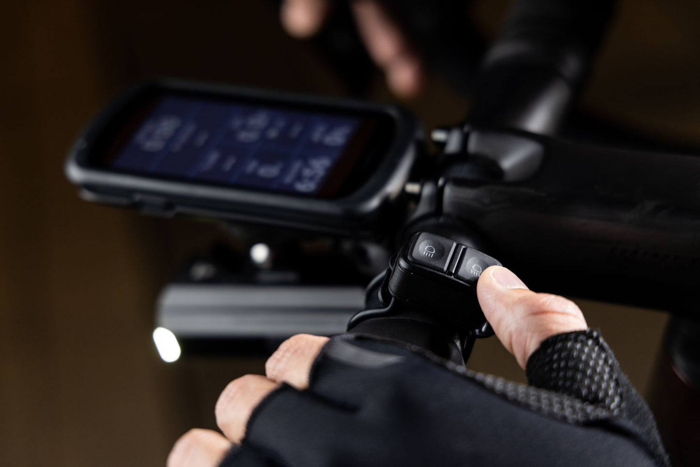 GIANT RECON+ HL 1400 FRONT LIGHT