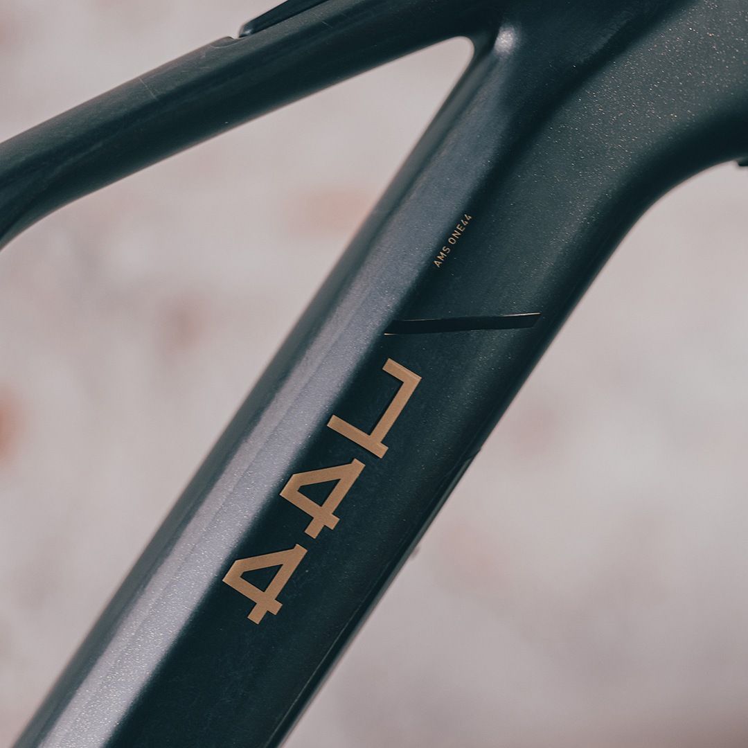 CUBE AMS HYBRID ONE44 C:68X SLT 400X E-MTB BIKE 2024 CARBON 'N' GOLDDUST