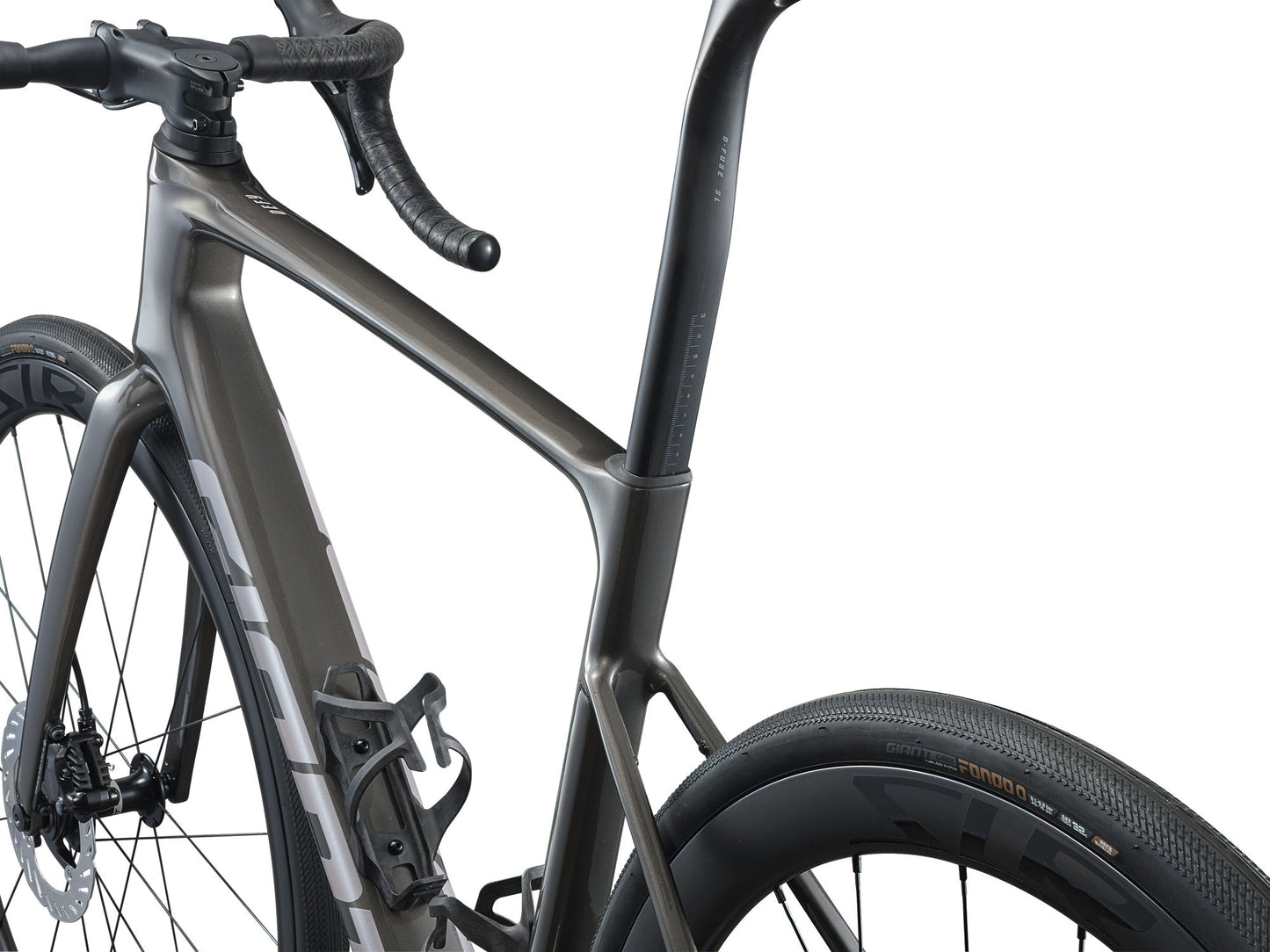 GIANT DEFY ADVANCED PRO 2 ROAD BIKE 2026 STEALTH CHROME