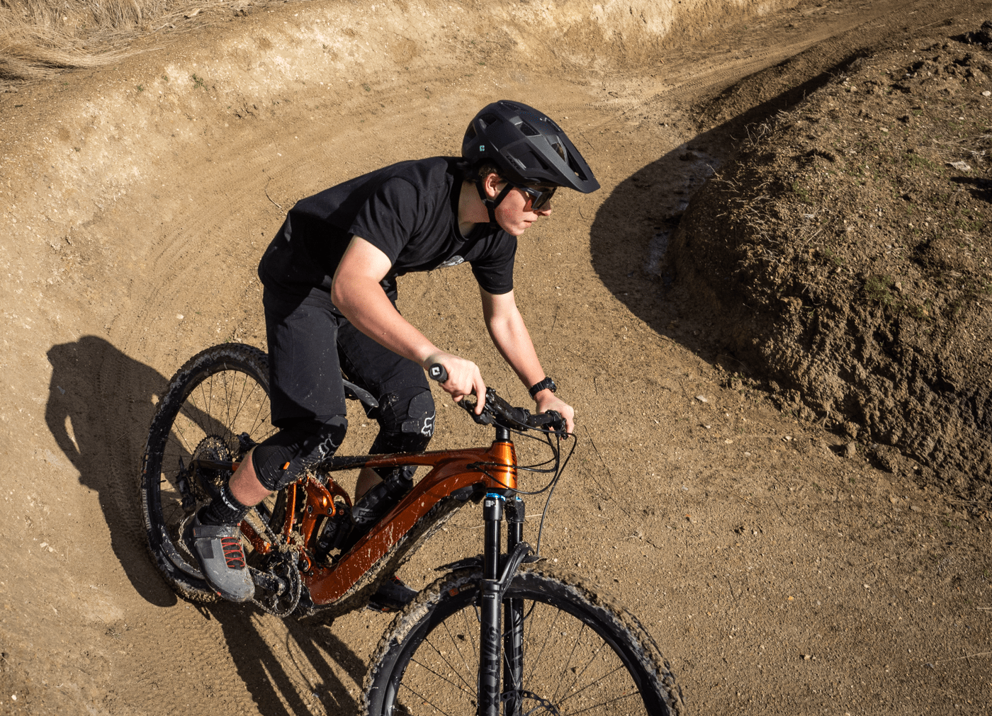 LAZER LUPO KINETICORE MTB HELMET MATTE BLACK