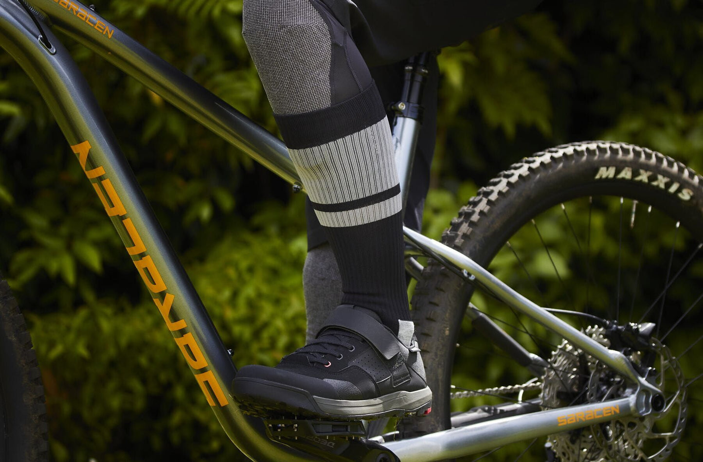 MADISON DTE TRAIL LONG SOCKS BLACK