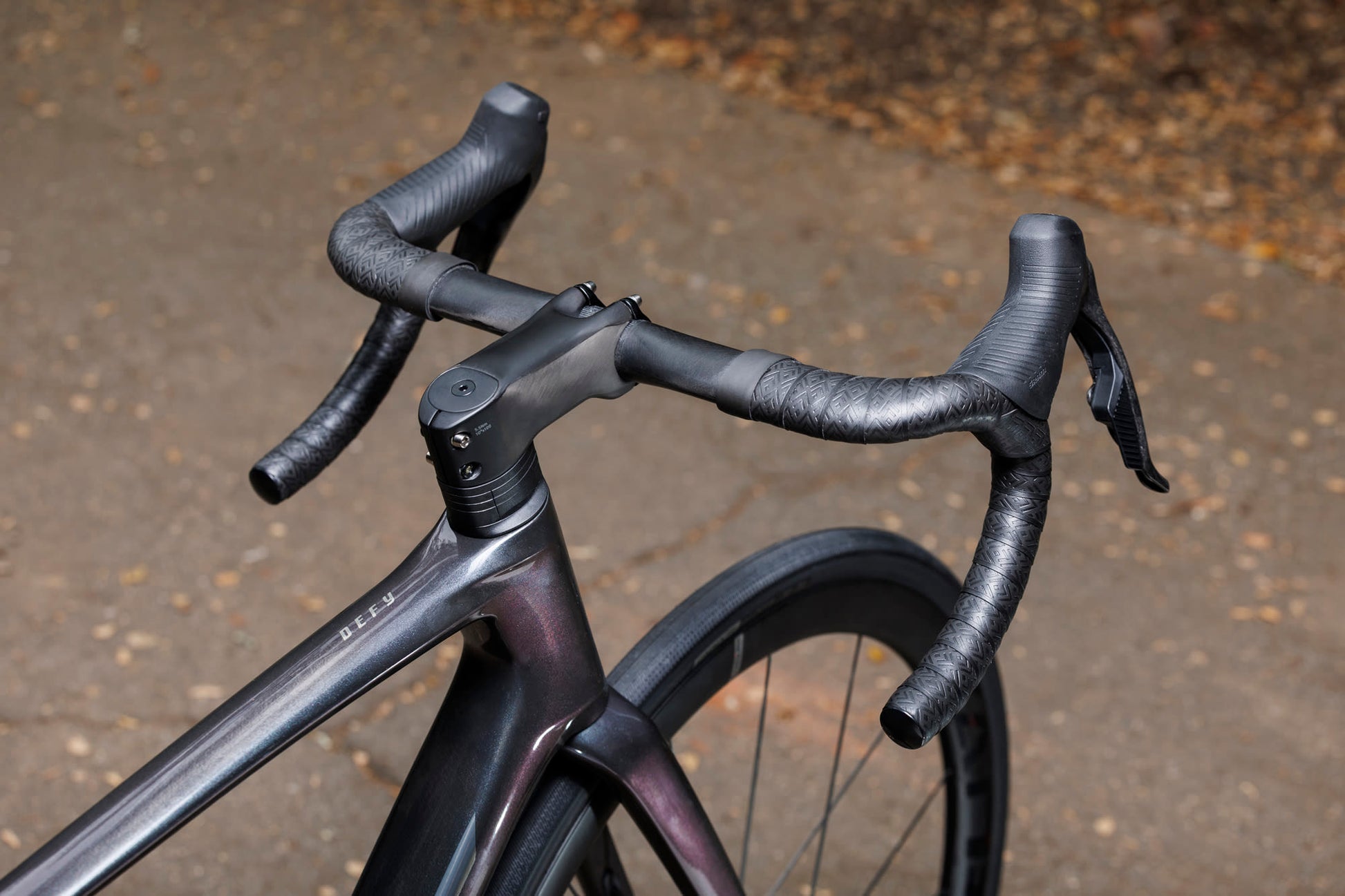 GIANT DEFY ADVANCED SL 0 ROAD BIKE 2026 ARCTIC LIGHT