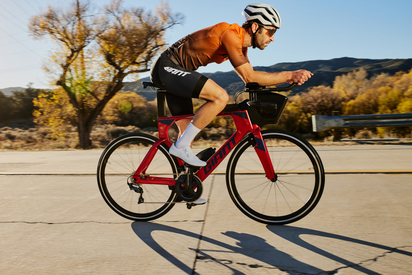 GIANT TRINITY ADVANCED PRO 2 TRIATHLON BIKE 2023 - GLOSS GRENADINE/MATTE METALLIC NAVY