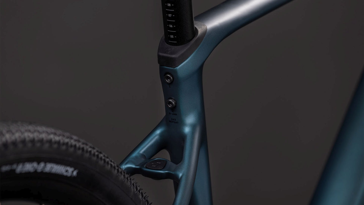 CUBE NUROAD RACE GRAVEL BIKE 2026 ROYALGREEN' N 'BLACK