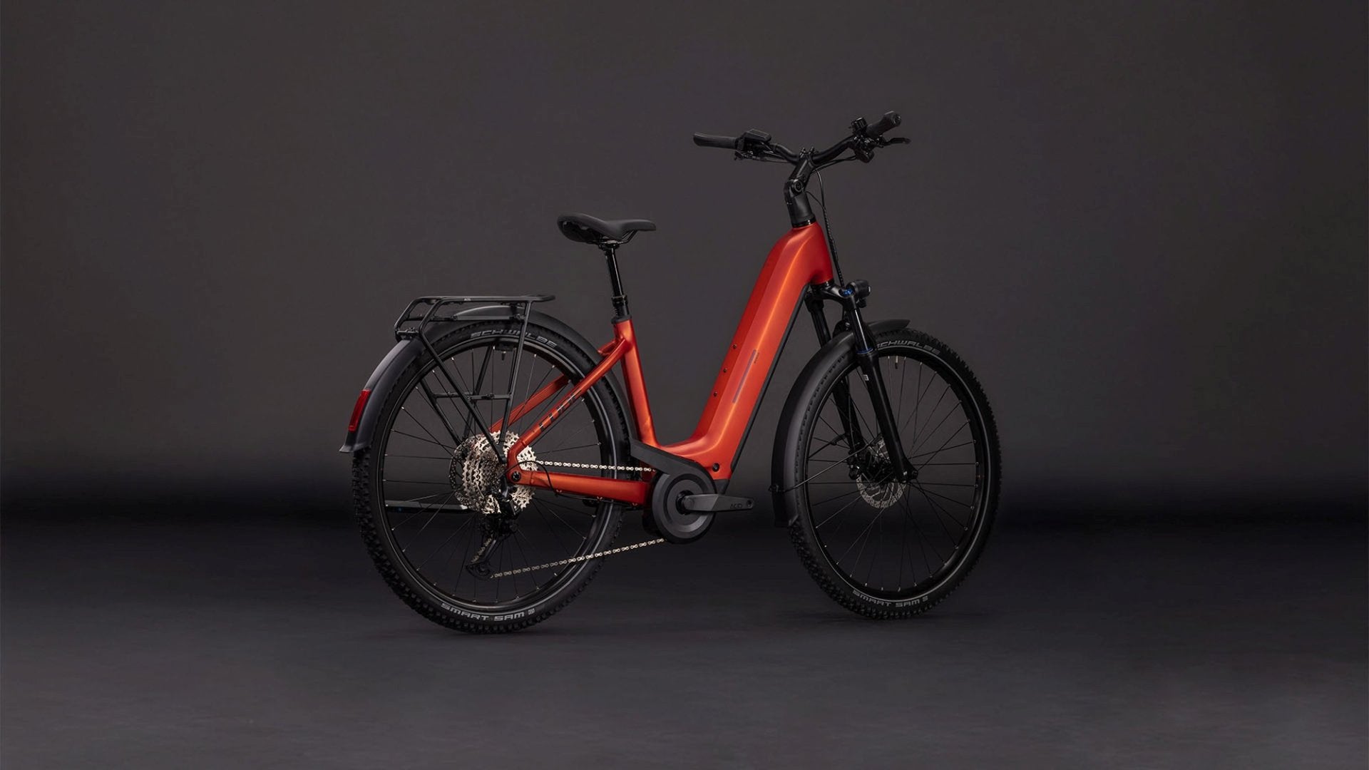 CUBE NURIDE HYBRID PRO 600 EASY ENTRY eTREKKING BIKE 2026 CHILLI' N 'BLACK