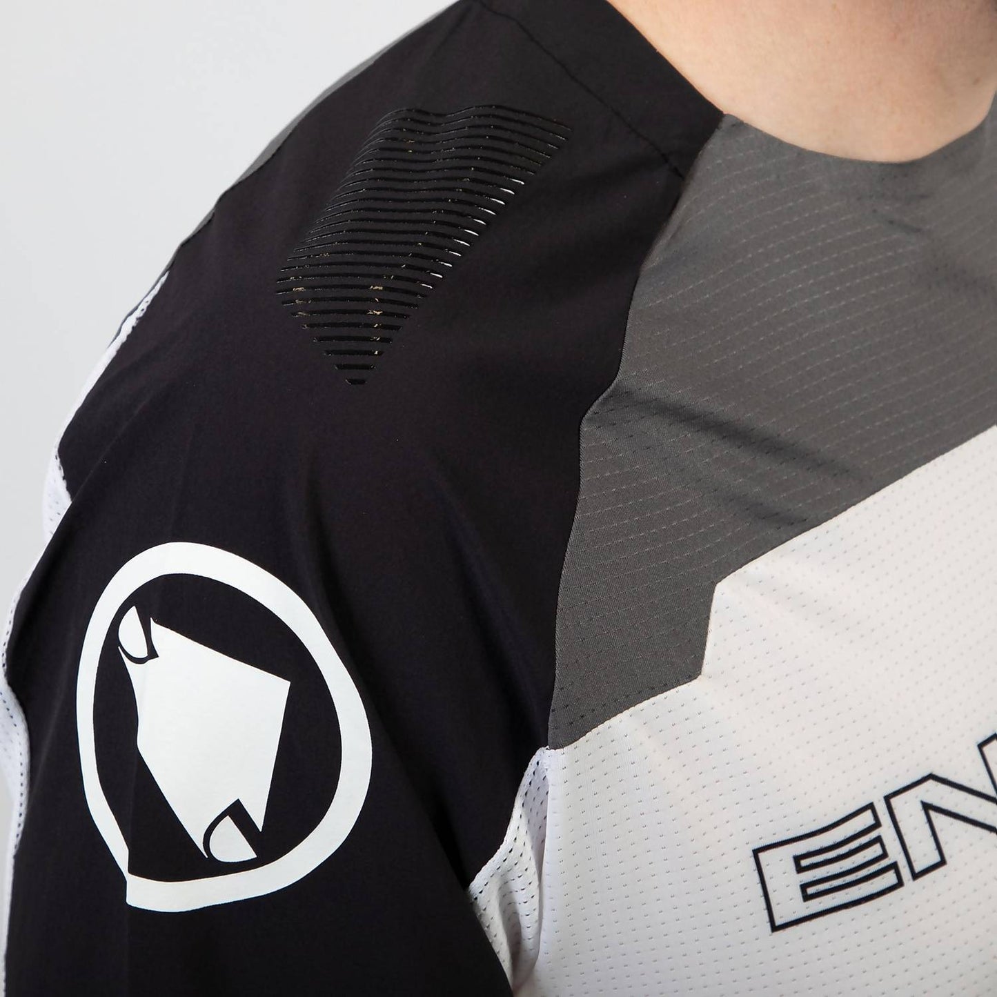 ENDURA MT500 BURNER LITE L/S JERSEY BLACK