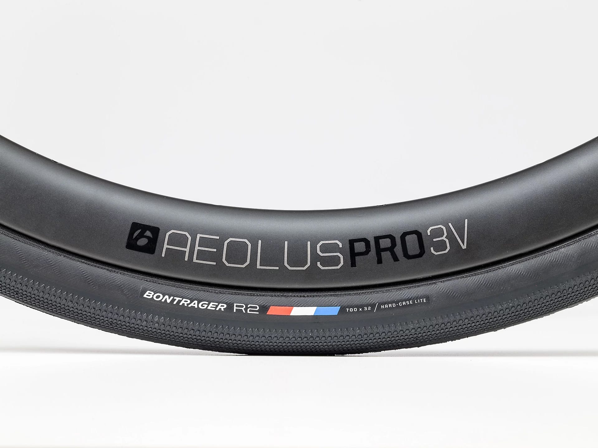 BONTRAGER R2 HARD-CASE LITE ROAD TYRE - Main Image