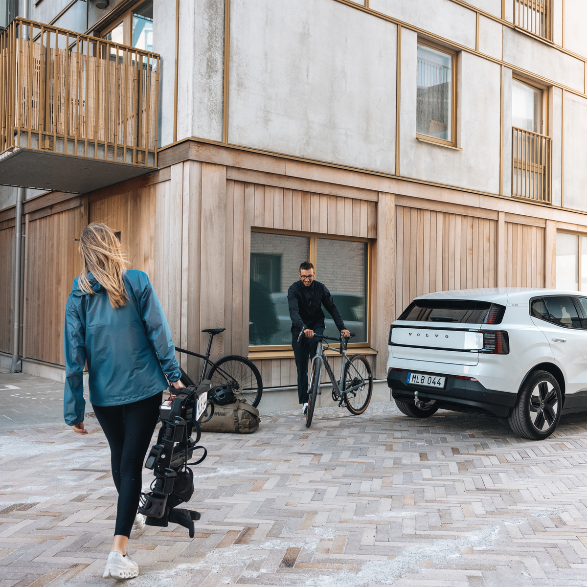 THULE OUTPACE 3-BIKE TOWBALL CARRIER